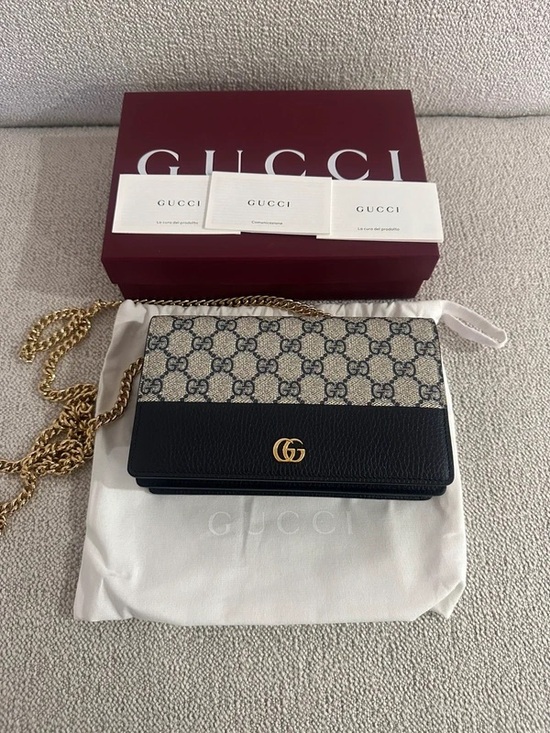 Gucci Handbags - Gucci Beige GG Supreme Canvas and Black Leather Chain Wallet with Gold Hardware